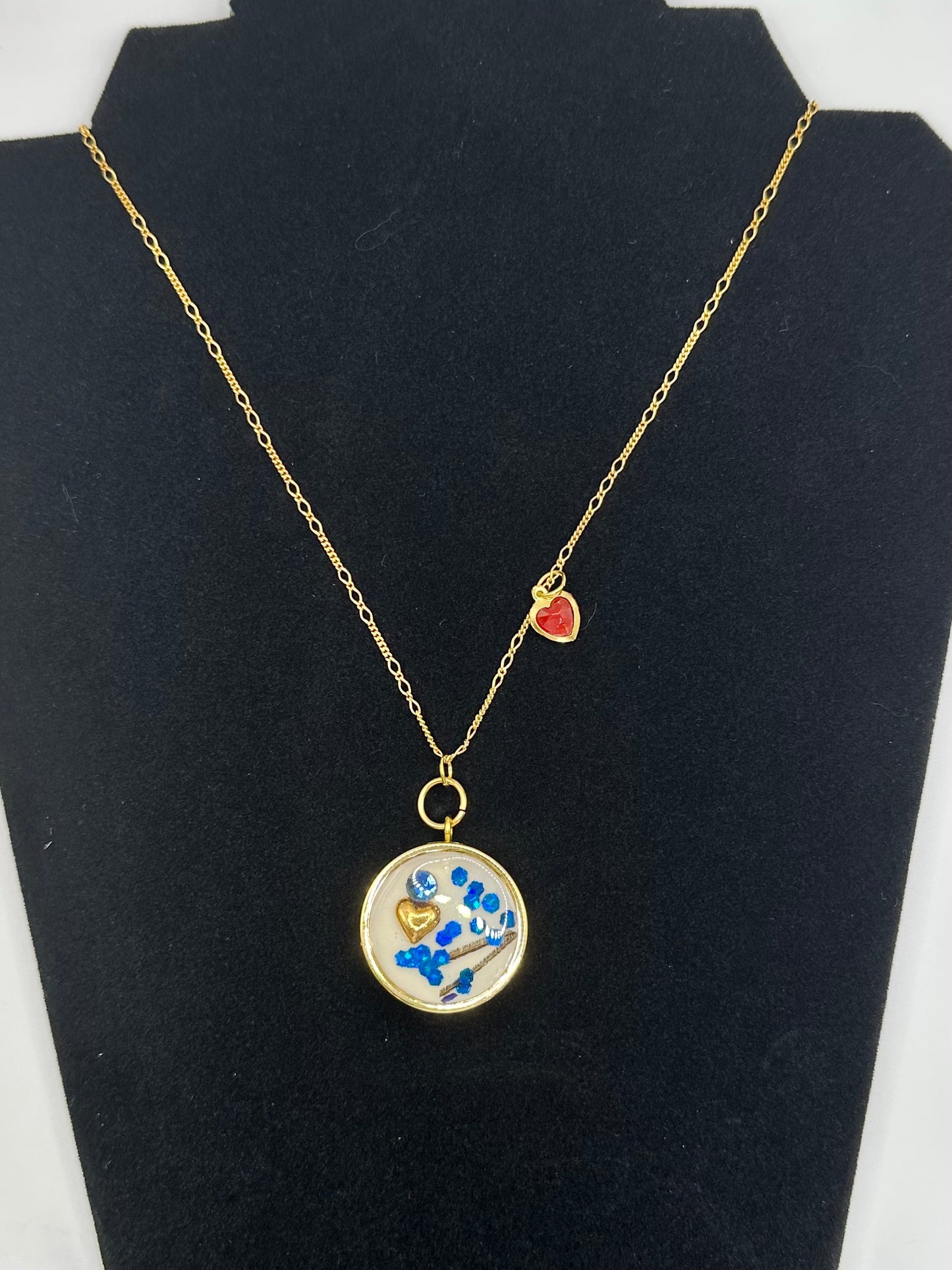 Chain with Copita White & Blue with Heart Resin Gold Plated