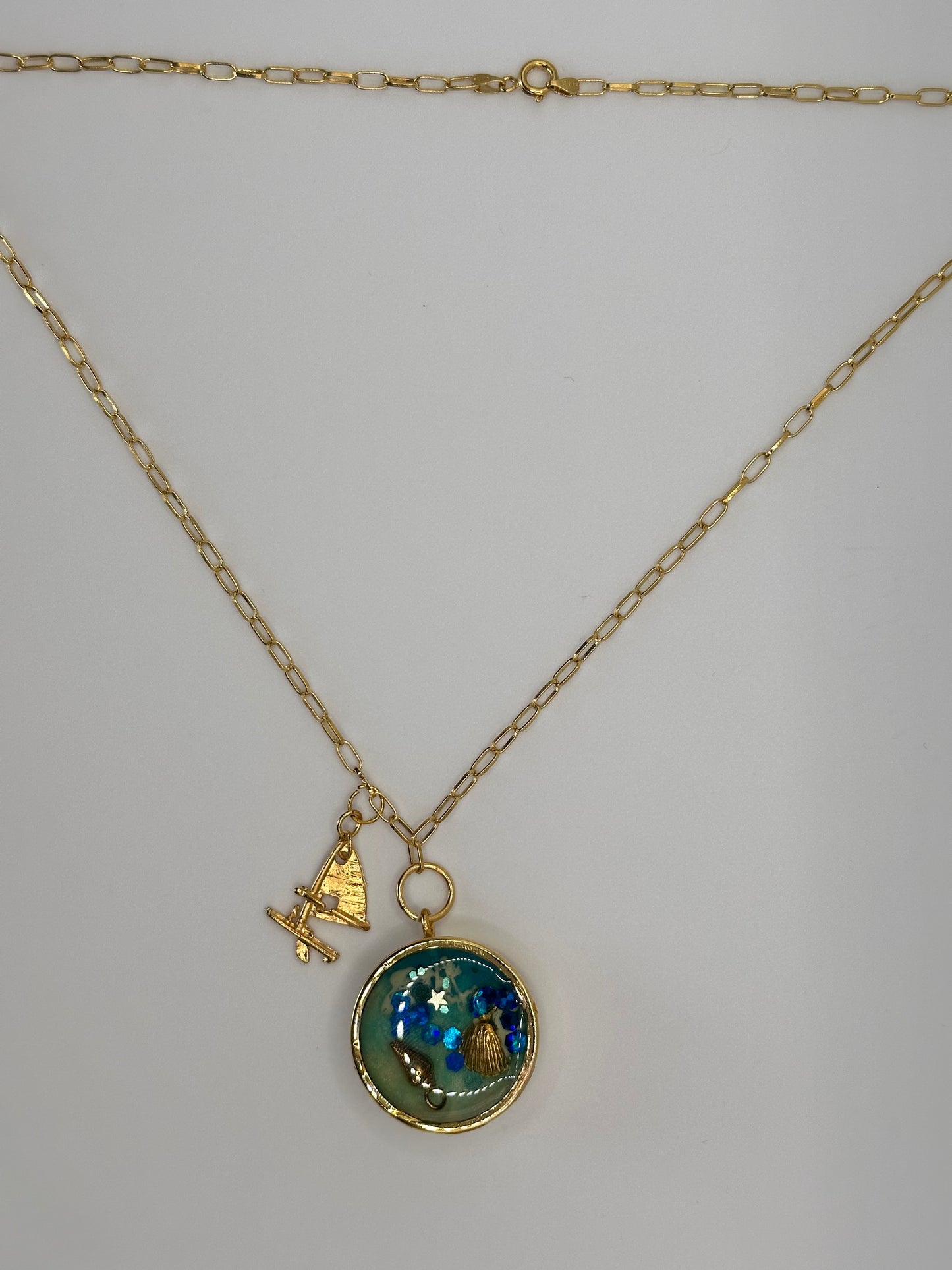 Chain with Copita Blue with Sea Shell Resin Gold Plated