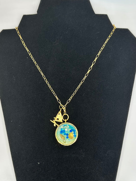 Chain with Copita Blue with Sea Shell Resin Gold Plated
