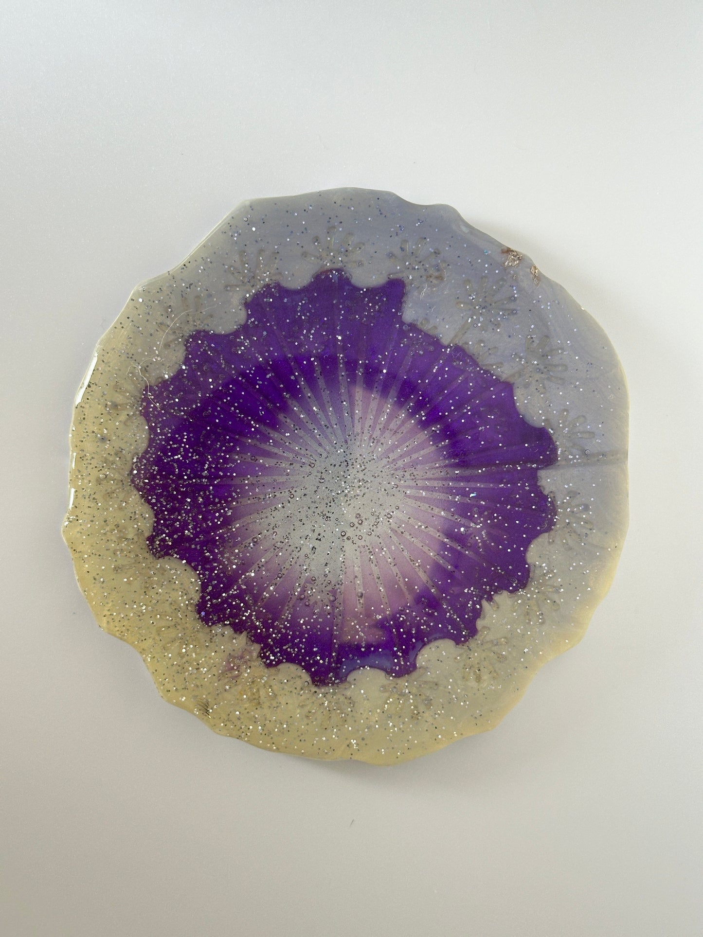 Coaster single with Purple Sparkling in Resin
